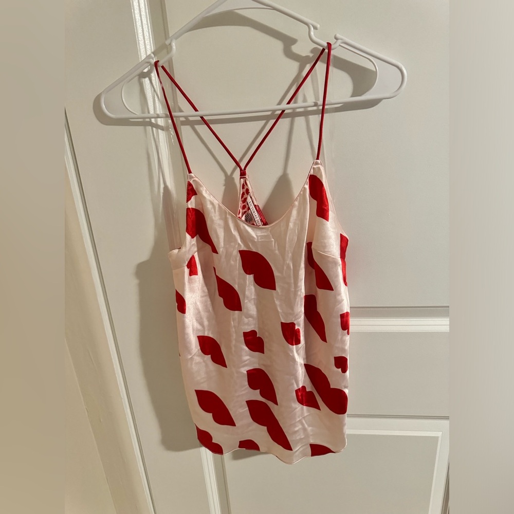 NWT VALENTINES SLEEP SET!  Victoria’s Secret